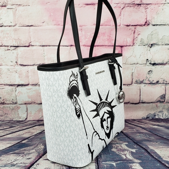 Michael Kors Jet Set NYC MD Carryall Tote White - Picture 2 of 6